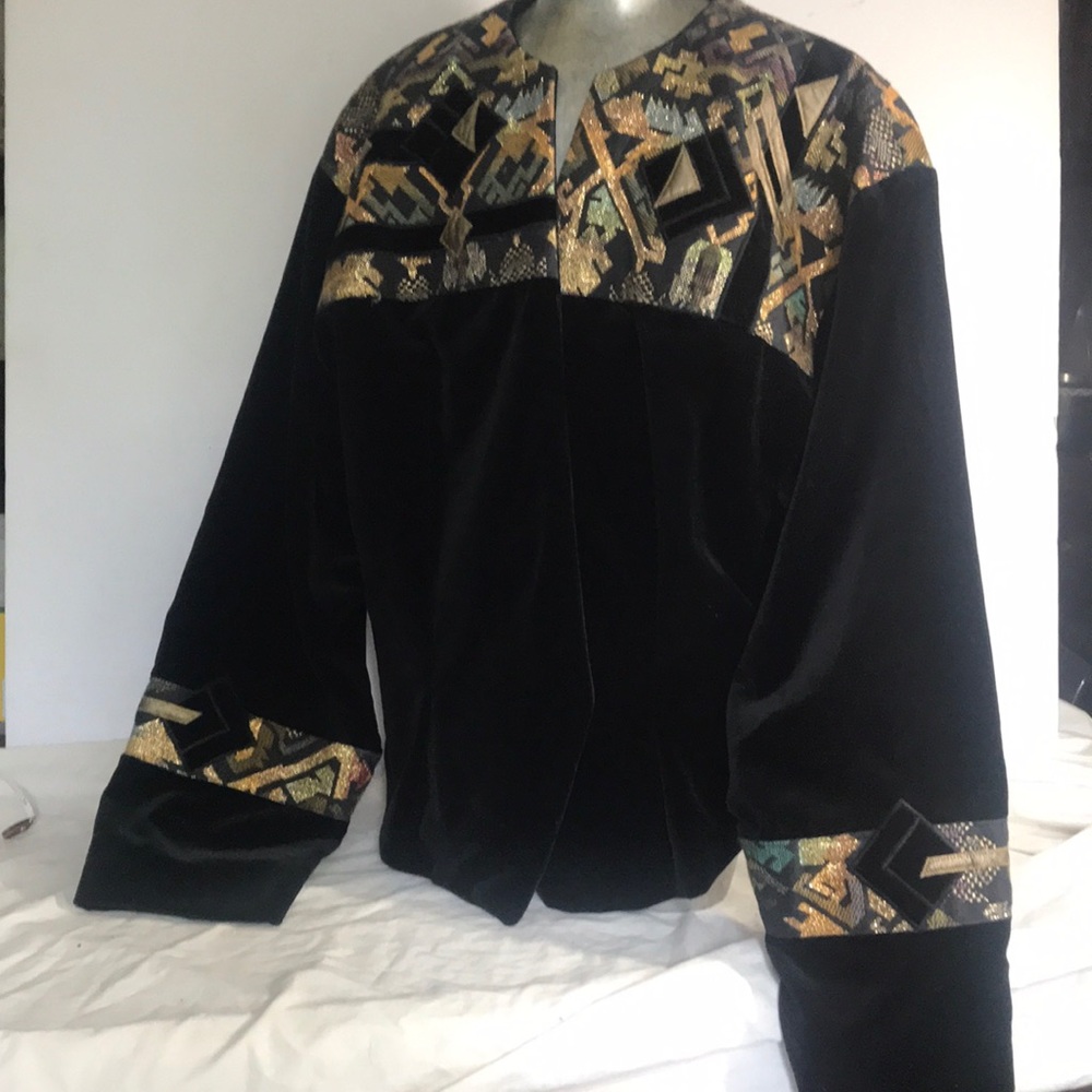 “TIB of MONTREAL ” VINTAGE Velvet Boho Ladies Jacket .